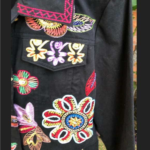 Berek • Embroidery • Medium • Black  • Multi-Colors Floral • Jacket - Picture 4 of 10